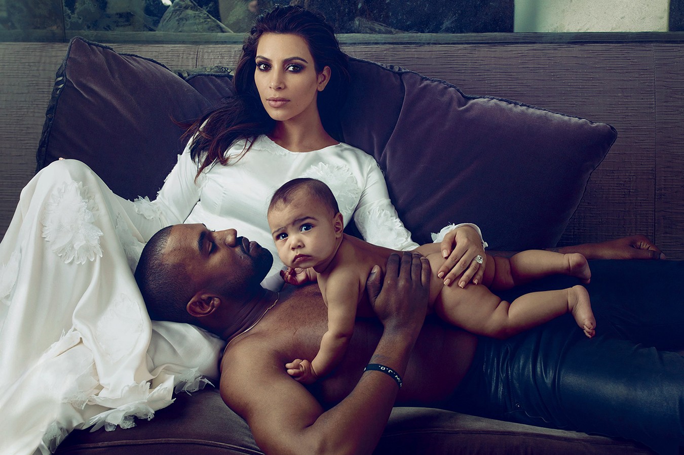 A família Kardashian-West em ensaio para a 'Vogue'. (Foto: Divulgação)