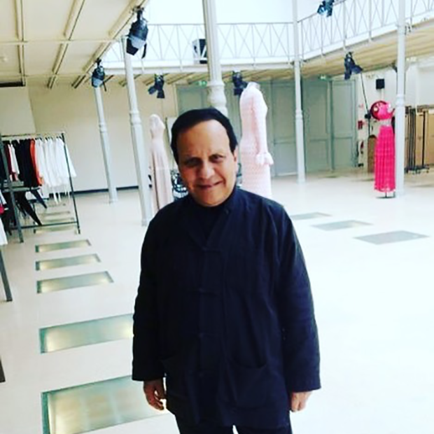 Azzedine Alaia - as I want to remember him - in his world in the Paris Marais district. Rest in Peace. (Foto: reprodução/instagram)
