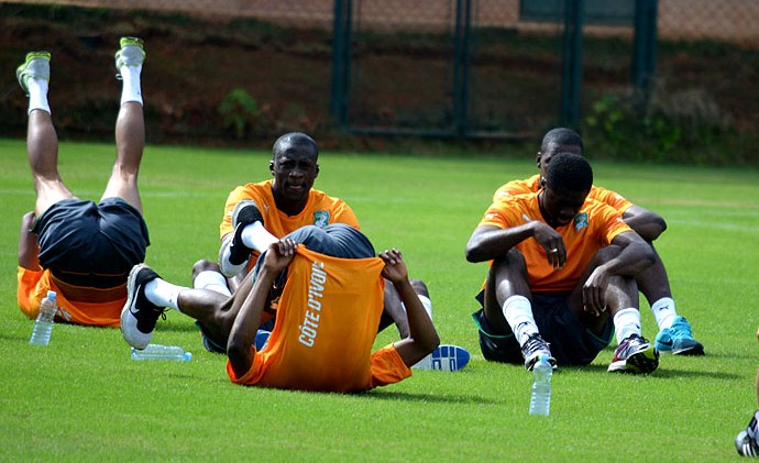 Yaya Toure e Kolo Toure Costa do Marfim treino (Foto: Guto Marchiori)