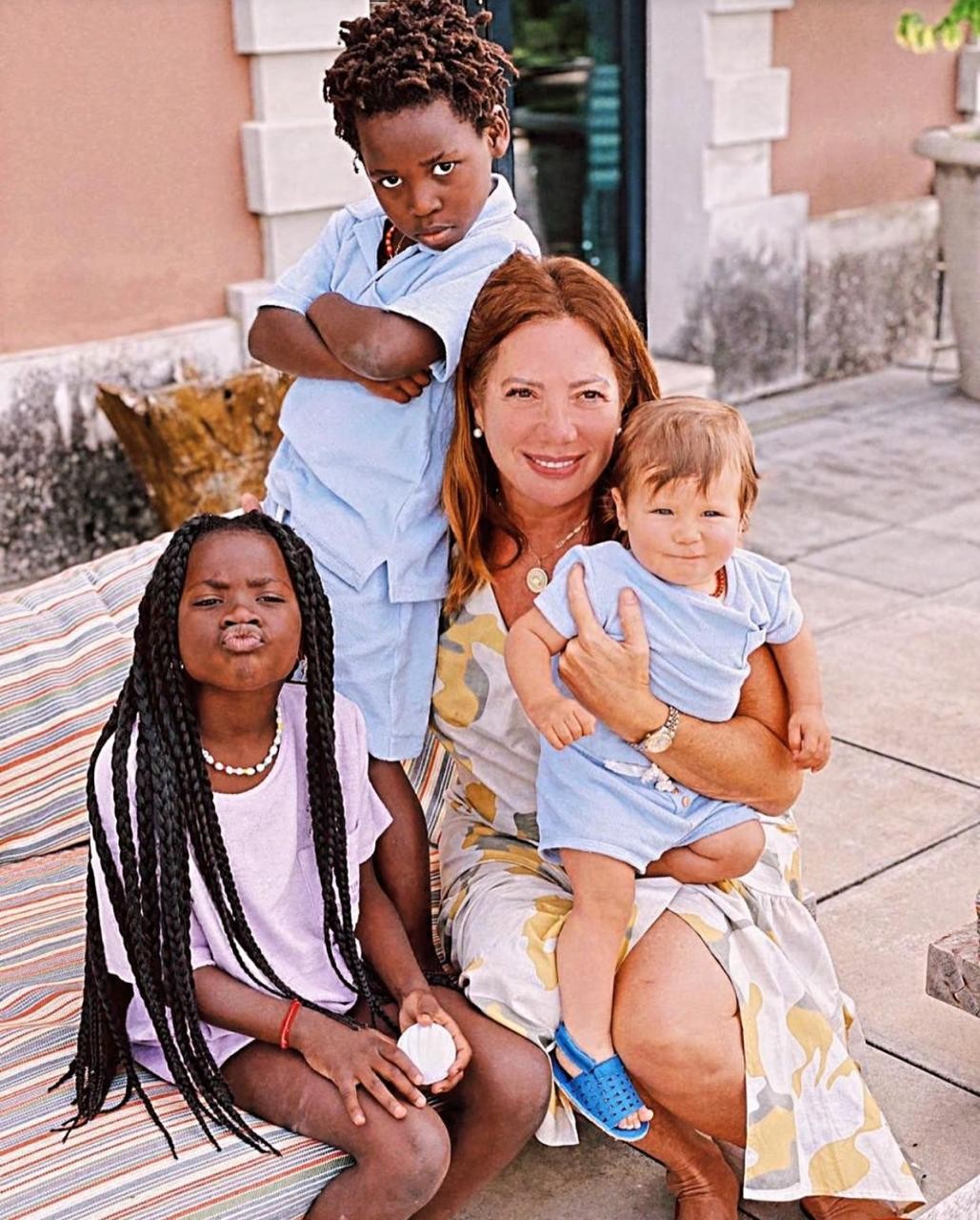 Deborah Ewbank com os netos (Foto: Rprodução/Instagram)