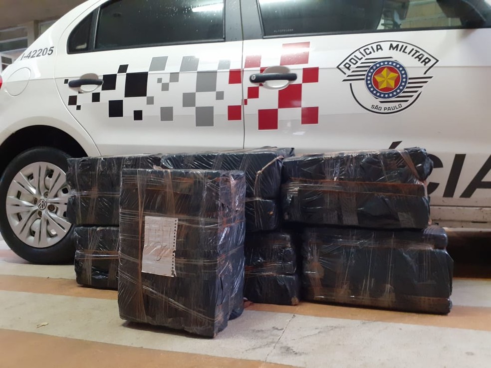 PM apreendeu 137 quilos de maconha em Presidente Epitácio — Foto: Polícia Militar