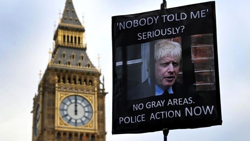 O cargo de primeiro-ministro de Boris Johnson está sob ameaça (Foto: Getty Images via BBC News)