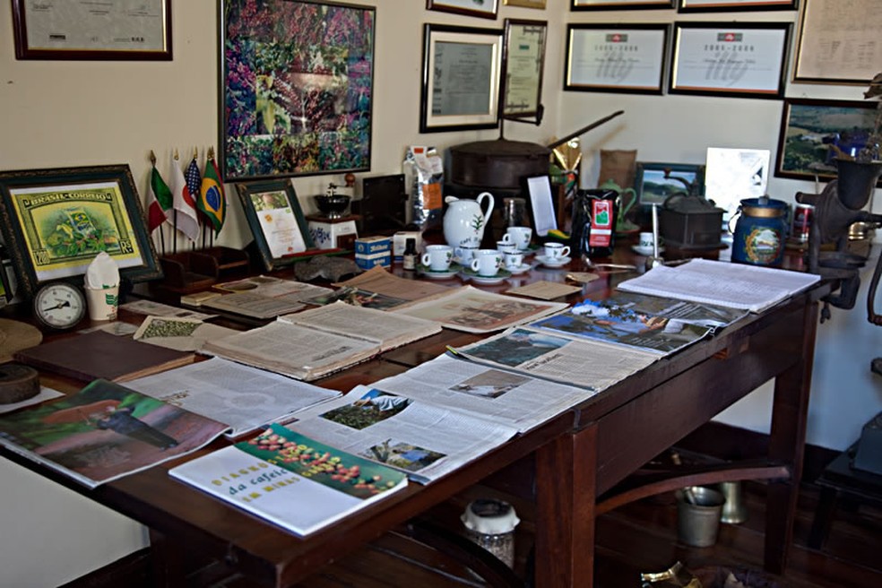 Artigos antigos ficam na sede da Fazenda Sertão no Sul de MG (Foto: Divulgação/Rota do Café)