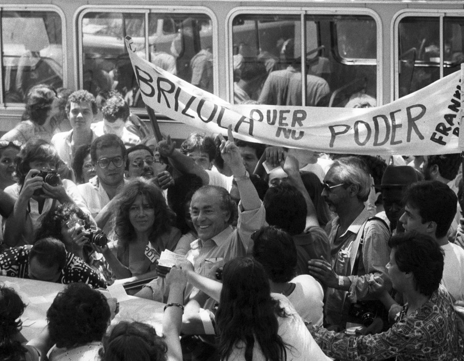 Brizola chega para votar nas eleições estaduais em 1982, Rio de Janeiro