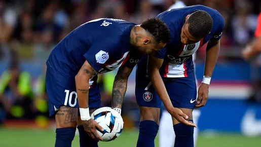 Após polêmica, Mbappé e Neymar terão reunião sobre pênaltis no PSG