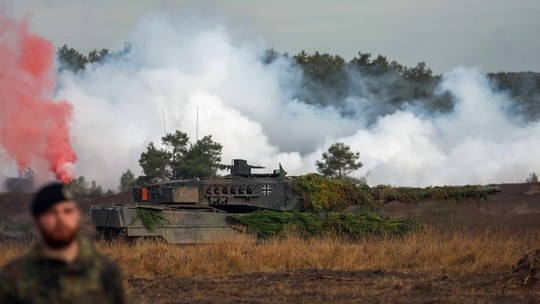 Ucrânia diz que tanques modernos doados podem chegar a 140, enquanto aliados divergem sobre caças