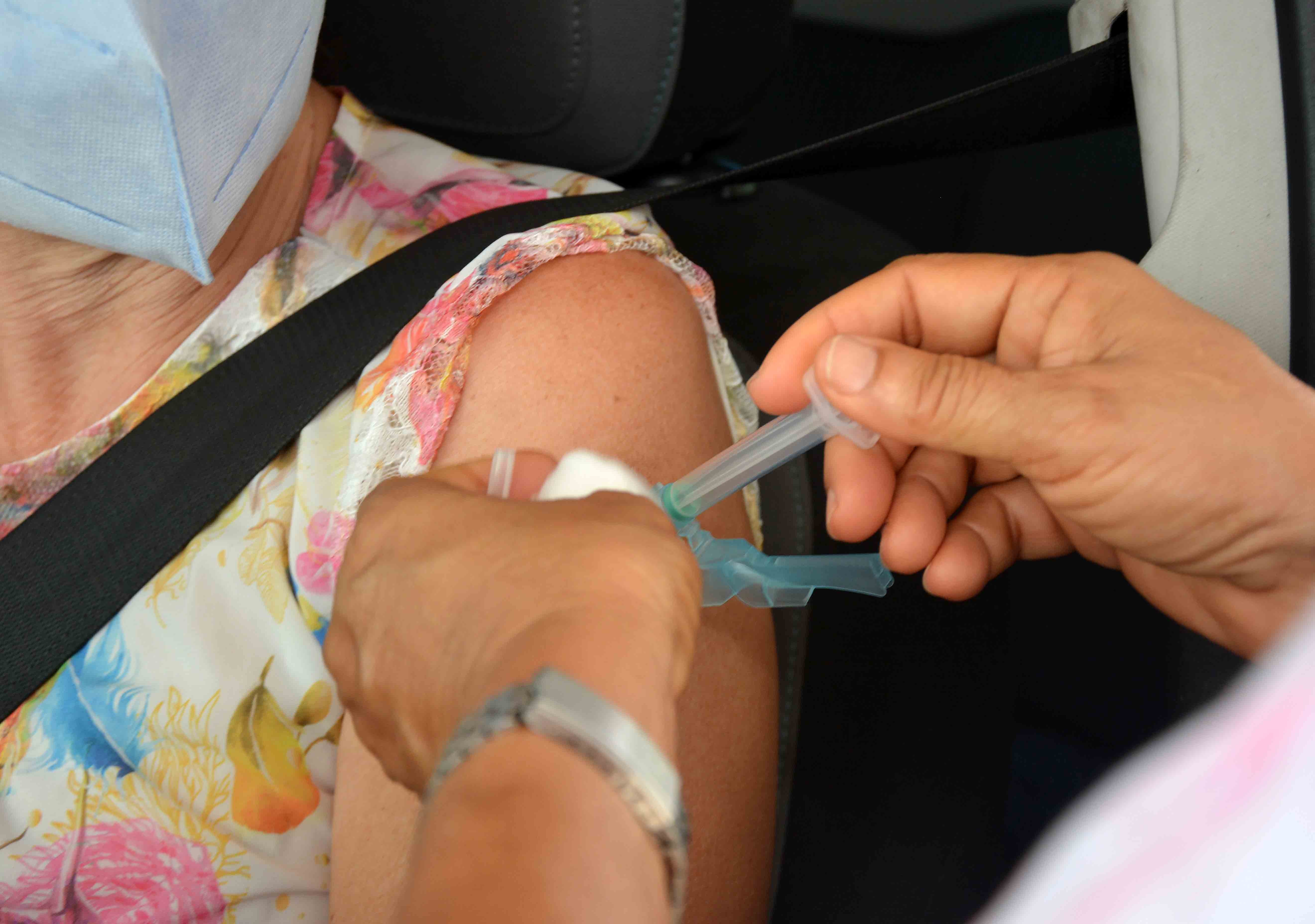 Vacinações contra gripe e Covid-19 serão suspensas no final de semana e retomadas na segunda-feira, em Salvador