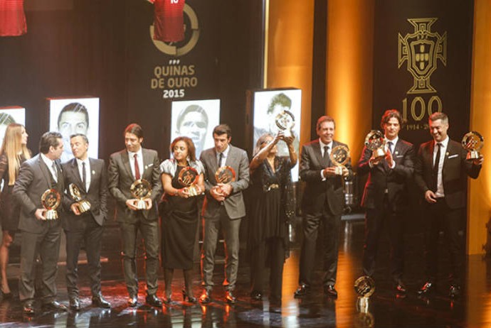 CR7 não compareceu, mas Luís Figo foi ao evento ao lado de outros nomeados (Foto: Reprodução/Site Oficial)