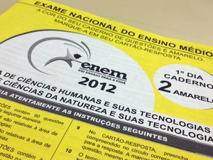 Capa amarela da prova de ciências humanas e ciências da natureza do Enem 2012 (Foto: Ana Carolina Moreno/G1)
