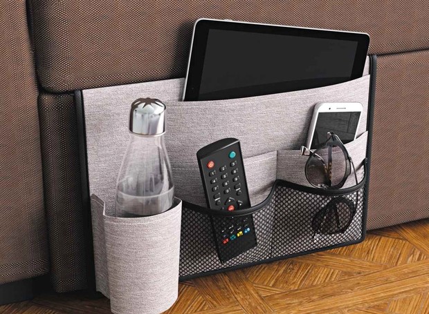 Organizador para sofá com bolsos para acomodar controle remoto (Foto: Reprodução / Shoptime)