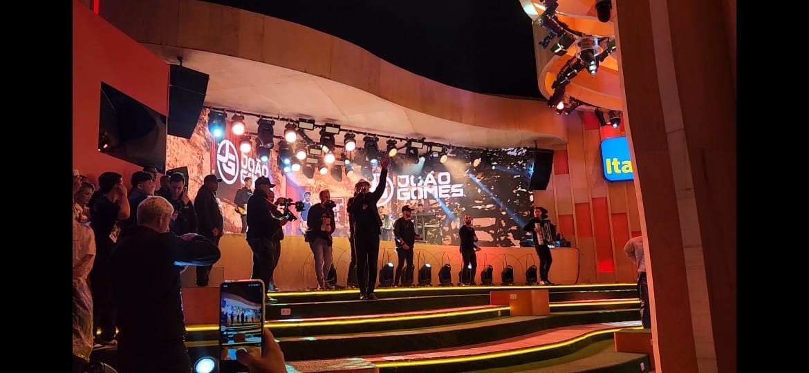 João Gomes faz estreia do piseiro no Rock in Rio em espaço restrito no 'after' de Justin Bieber 