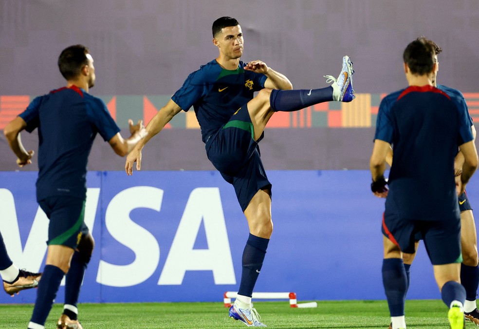 Cristiano Ronaldo treino Portugal — Foto: Reuters