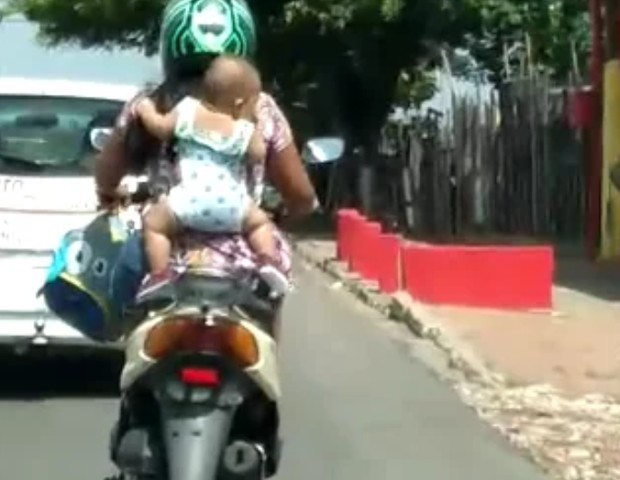 Frame do vÃ­deo que flagrou a irregularidade (Foto: ReproduÃ§Ã£o Youtube)