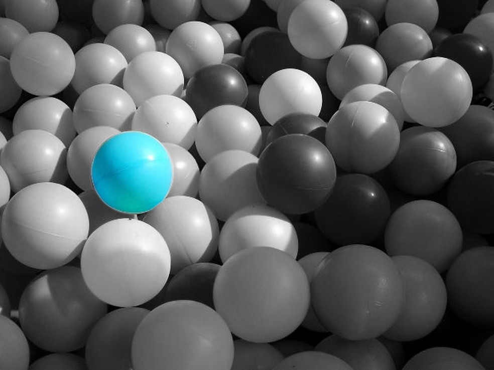 Efeito Cut Out feito no Gimp era aplicado pelos usuários para personalizar imagens — Foto: Reprodução/Raquel Freire