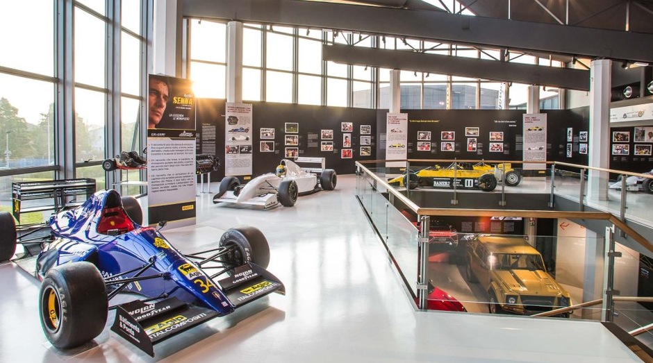 Exposição em homenagem a Ayrton Senna funciona até outubro (Foto: Divulgação)