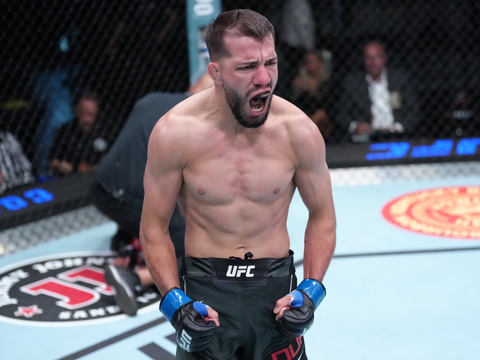 Cody Durden venceu JP Buys por nocaute técnico com 1min08s do R1 — Foto: Getty Images