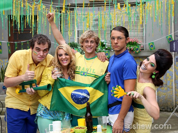 Personagens no episódio da Copa do Mundo (Foto: Pé na Cova/ TV Globo)