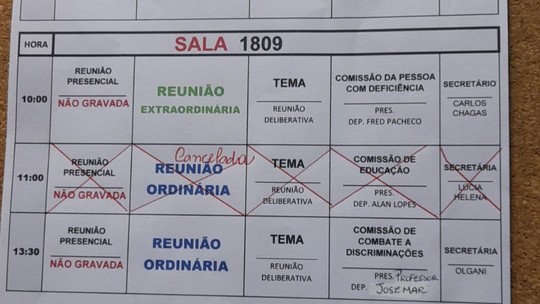 Deputado cancela audiência da Comissão de Educação para tietar Bolsonaro em Brasília