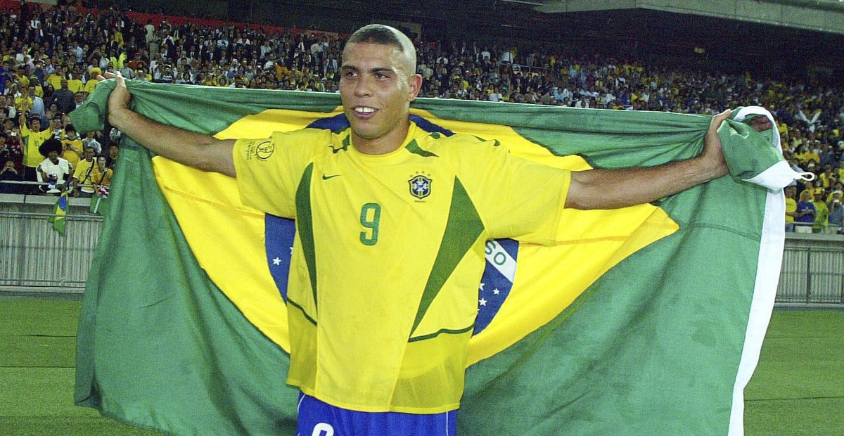 5️⃣ ❌ Melhor do Mundo 1️⃣ 🏆 Copa Do Mundo ⚽ Muitos Gols 😥 E Muita  Saudade. . #ronaldinho #r10 #r9 #ronaldo #ron…