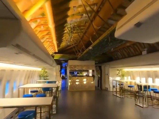 Boeing comprado por R$ 7 vira 'avião de festas' com aluguel a R$ 7 mil por hora (Foto: Reprodução/Instagram @cotswoldairport)