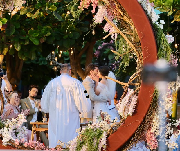 Camila Queiroz E Klebber Toledo Se Casam Em Jericoacoara Quem Casamentos