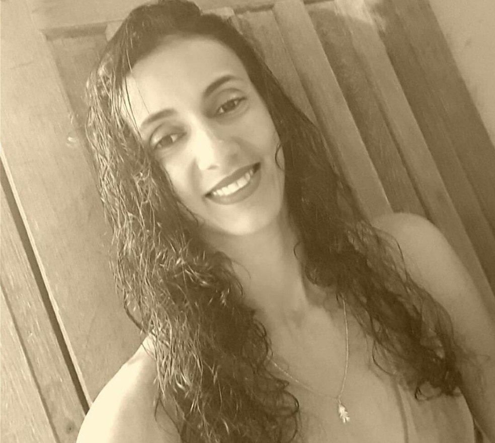 Izabel Aparecida do Amaral foi morta enquanto tomava banho (Foto: Facebook/Reprodução)