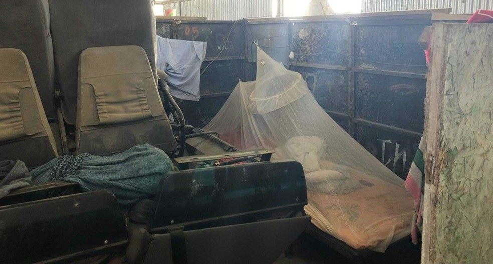 Trabalhadores, quando resgatados, são achados em situação análoga ao trabalho escravo, em locais sem condições de higiene — Foto: Secretária de Trabalho de Ilhéus