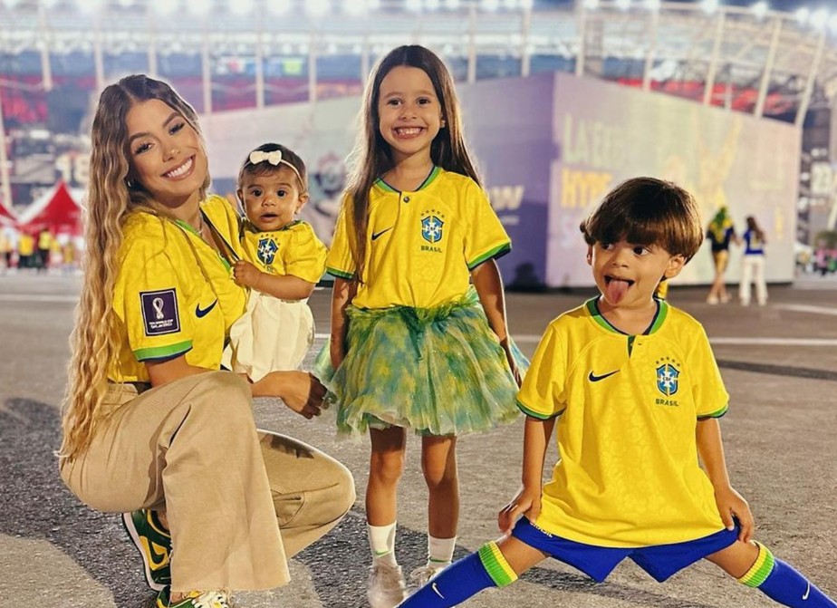 Carol Cabrino e filhos em Copa do Mundo