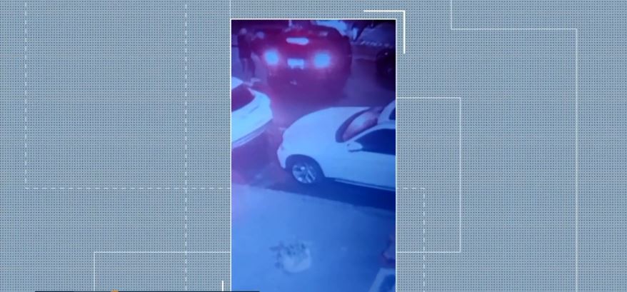 Vídeo mostra momento em que homem sai de carro e atira contra casa noturna em SC