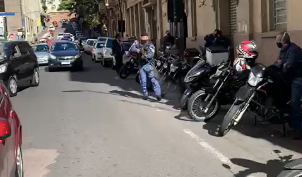 'Ato autoritário', diz defesa de estudantes detidos em protesto contra cortes na educação em Porto Alegre