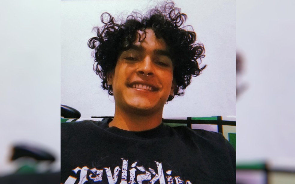 Lucas Vitor Sardinha, de 26 anos, que morreu após levar choque no telhado de empresa de Anápolis, Goiás — Foto: Reprodução/perfil do Facebook de Lucas Vitor Sardinha