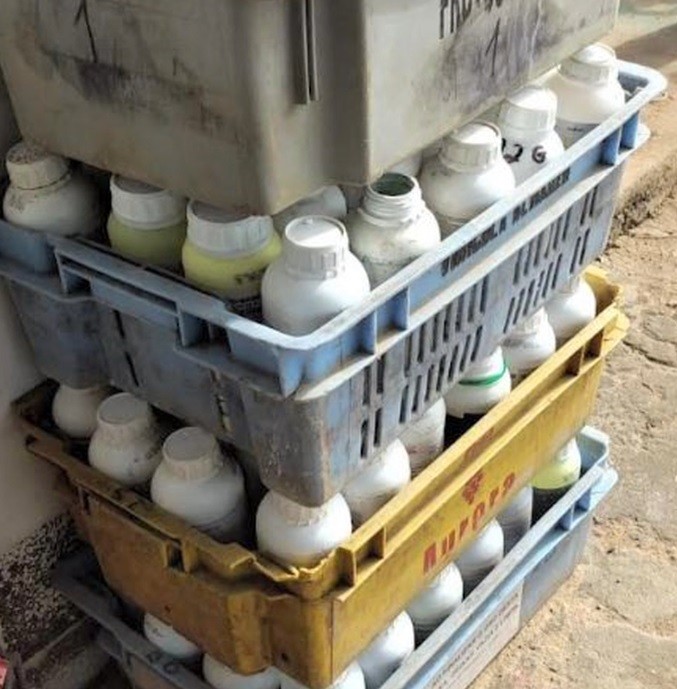 Adagro apreende 37,5 kg de agrotóxicos vencidos em Petrolina