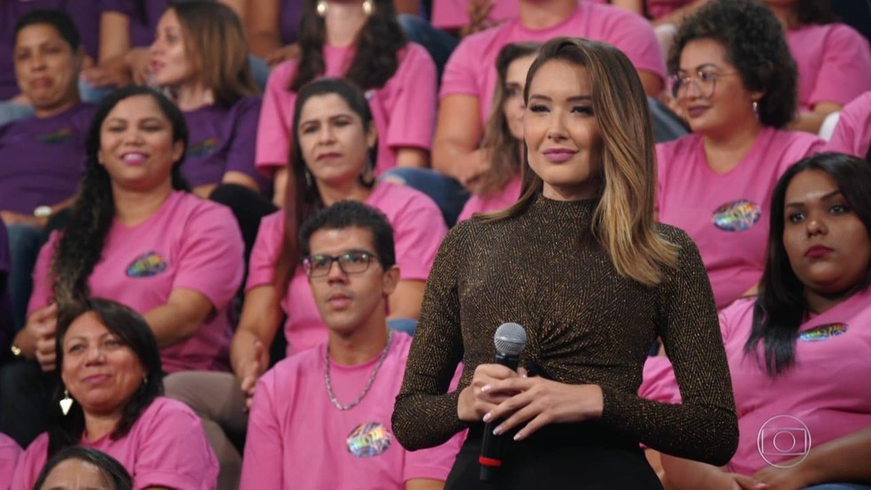 Assistente De Palco Do Faustão Nua Conheca As Reporteres Do Domingao Do Faustao Daiane De Paula E Sthefany Vidal Domingao Do Faustao Gshow