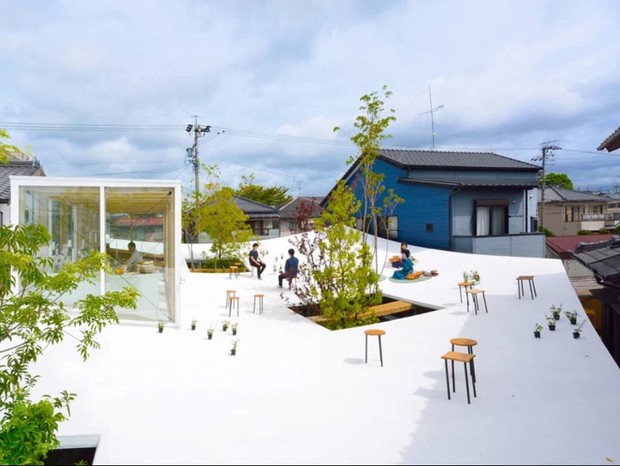 Escritório no Japão tem teto curvado para relaxar (Foto: Divulgação)