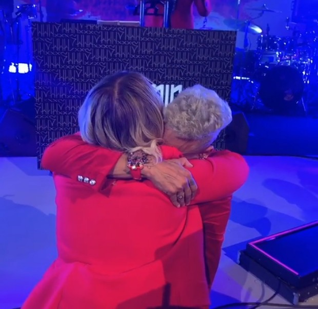 Neymar chora ao receber surpresa de Marilia Mendonça (Foto: Reprodução/Instagram) Neymar chora ao receber surpresa de Marilia Mendonça (Foto: Reprodução/Instagram)