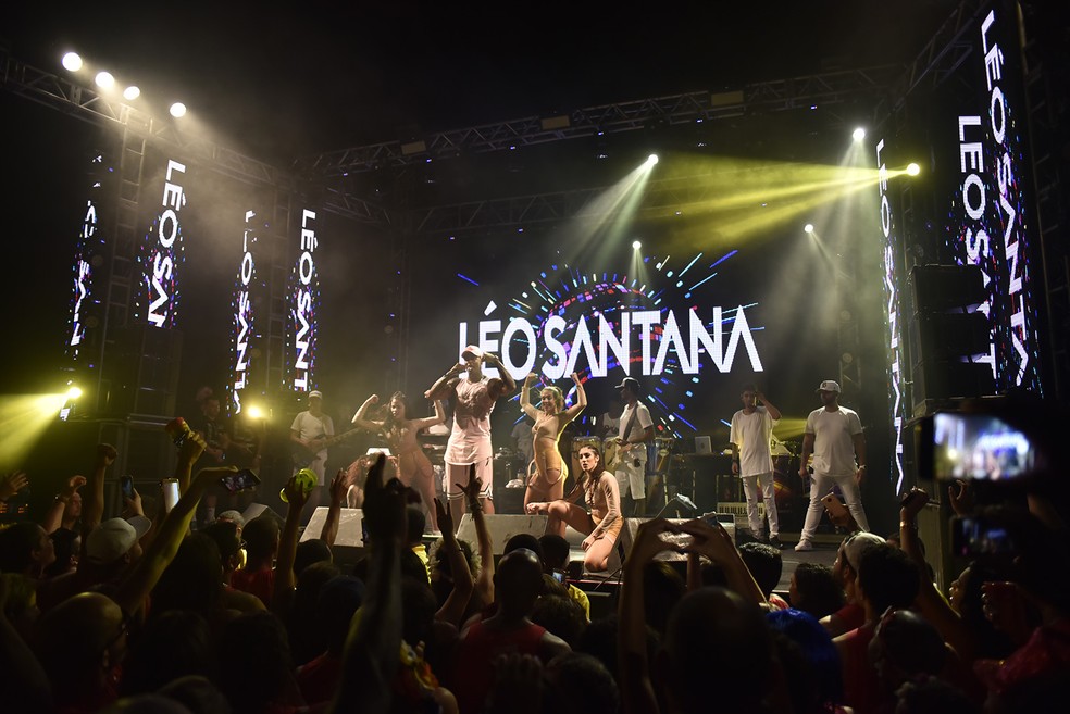 LÃ©o Santana leva o "Baile da Santinha" para o litoral potiguar neste sÃ¡bado (31) (Foto: Elias Dantas/Ag. Haack)