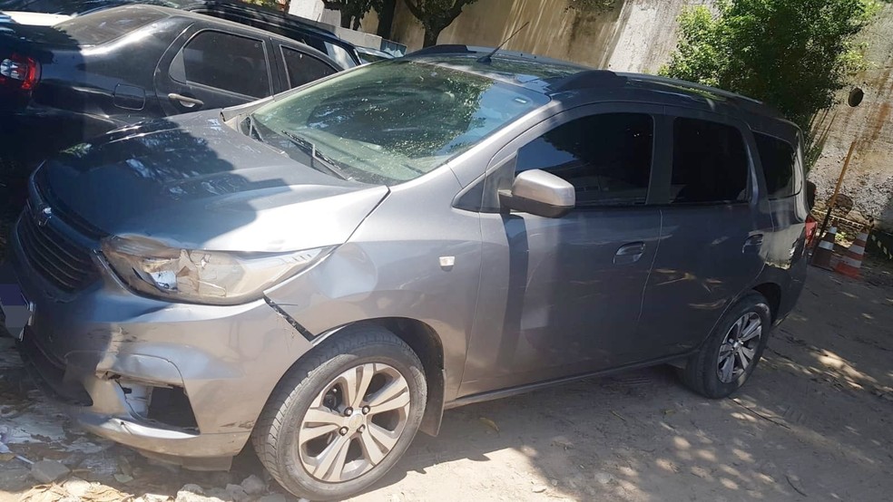 Homem procurado por estelionato foi preso com carro alugado e nunca devolvido — Foto: PRF/Divulgação