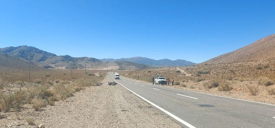 Jovem do RS que gravava série sobre viagem de moto com o pai morre após acidente na Argentina
