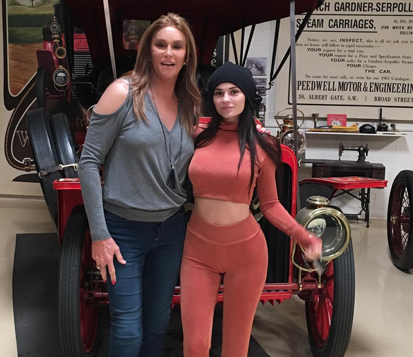 A socialite e empresária Caitlyn Jenner com a filha, Kylie Jenner (Foto: Instagram)
