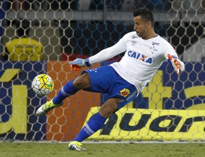 Fábio supera Caíque e Armani para levar a defesa mais bonita de quarta