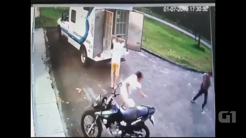 Preso corre dos policiais e consegue fugir no interior do Acre  — Foto: Reprodução