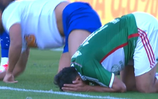 Henrique chuta por cima do travessão e vence gol mais perdido da rodada