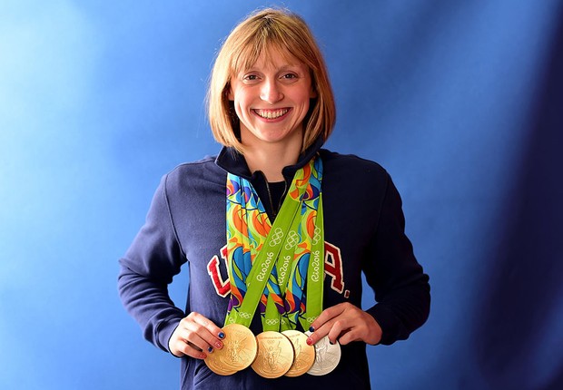 Katie Ledecky exibe medalhas conquistadas na natação na Rio-2016 (Foto: Harry How/Getty Images)