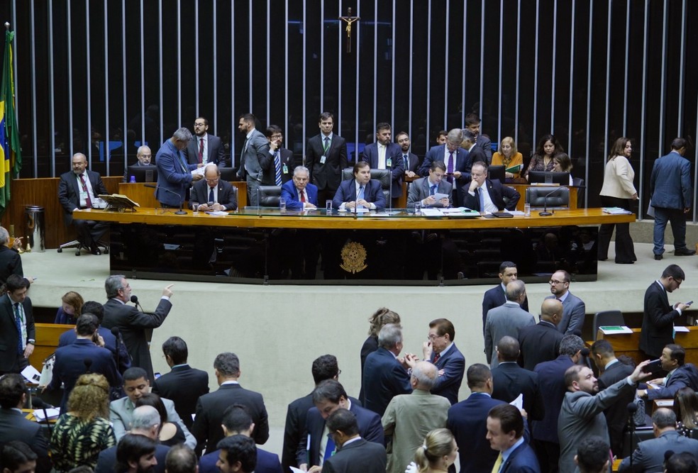 Deputados reunidos no plenário da Câmara durante a votação da reforma da Previdência em segundo turno — Foto: Pablo Valadares/Câmara dos Deputados