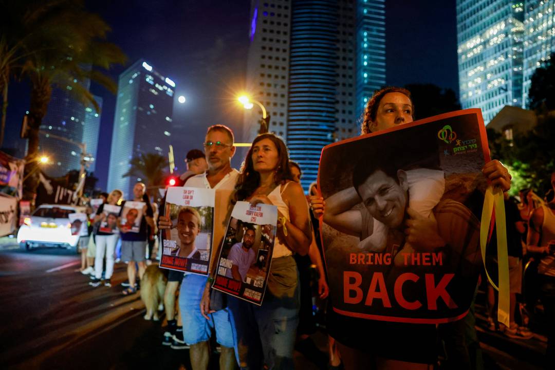 Protesto em Tel Aviv pede a volta dos refns israelenses