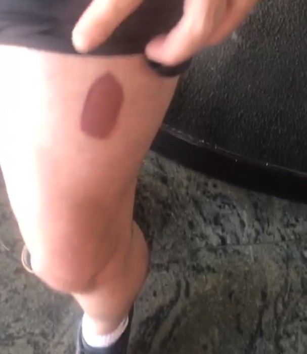 Angelica mostra fã que tatuou sua pinta (Foto: Instagram/Reprodução) Angelica mostra fã que tatuou sua pinta (Foto: Instagram/Reprodução)
