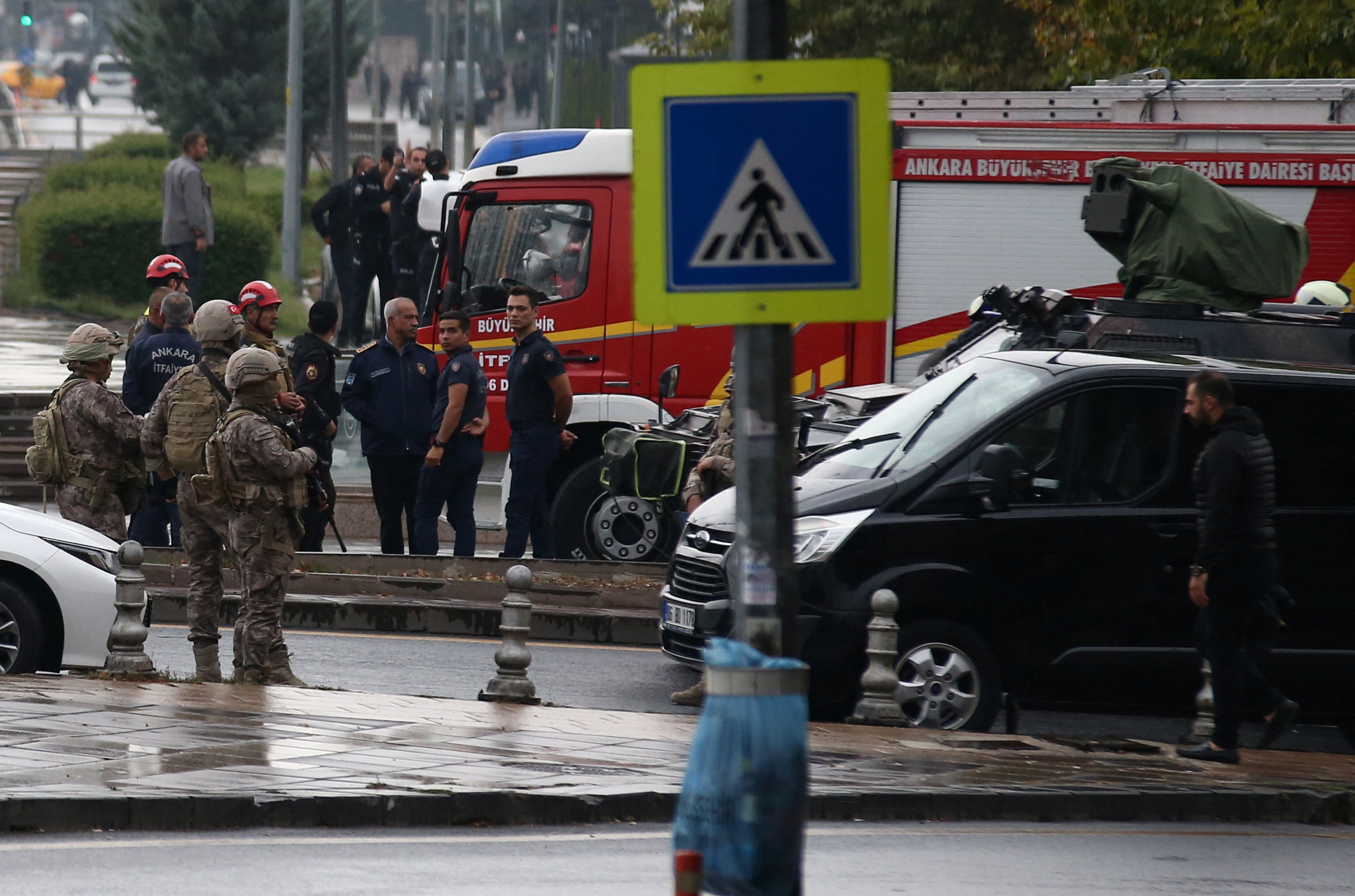Turquia diz que terroristas explodiram bomba perto de prédio ministerial 