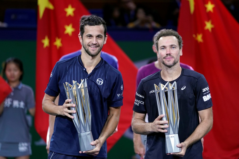 Mate Pavic e Bruno Soares, campeões de duplas em Xangai  — Foto: Aly Song/Reuters