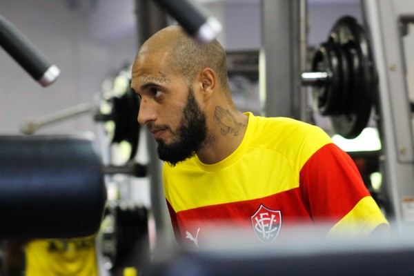 Paulinho espera aval do Flamengo para se apresentar ao Guarani: 90 certo