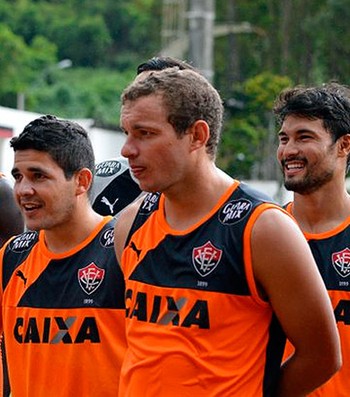 Treino do Vitória; Diego Renan, marcelo Mattos, pedro ken (Foto: Divulgação/EC Vitória)